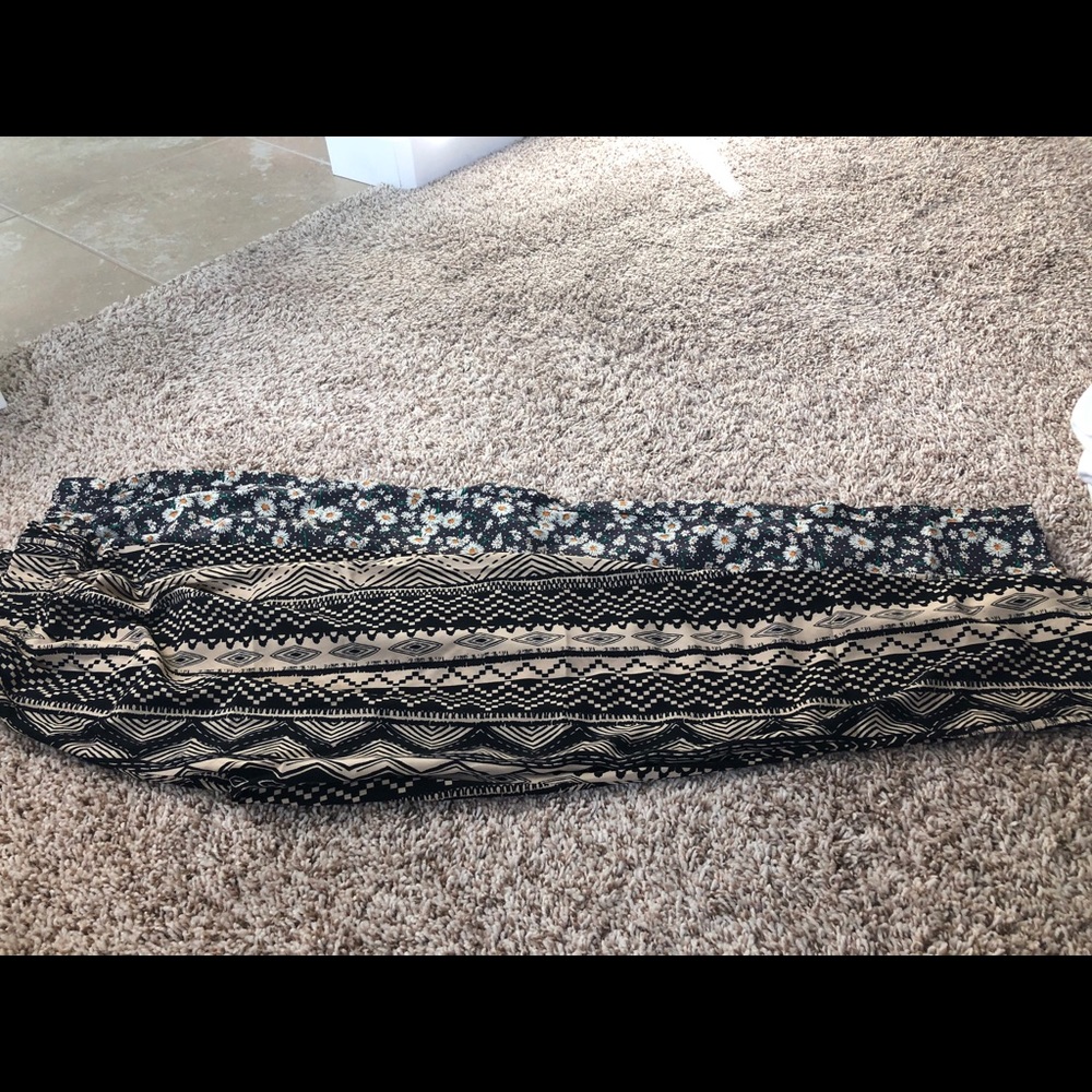 BUNDLE ~ Daisy + Patterned Pants - Picture 2 of 4